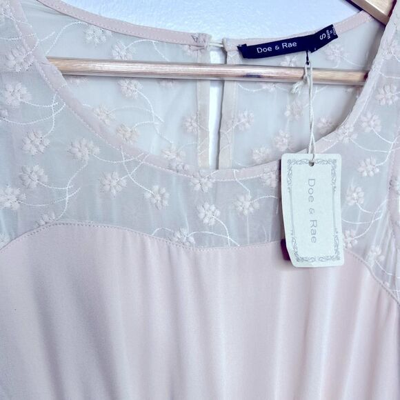 NWT Doe and Rae Lace dress - Picture 3 of 5